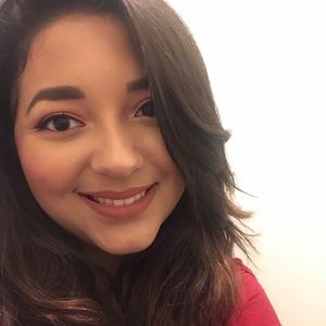 Meet your Posher, Roxanne